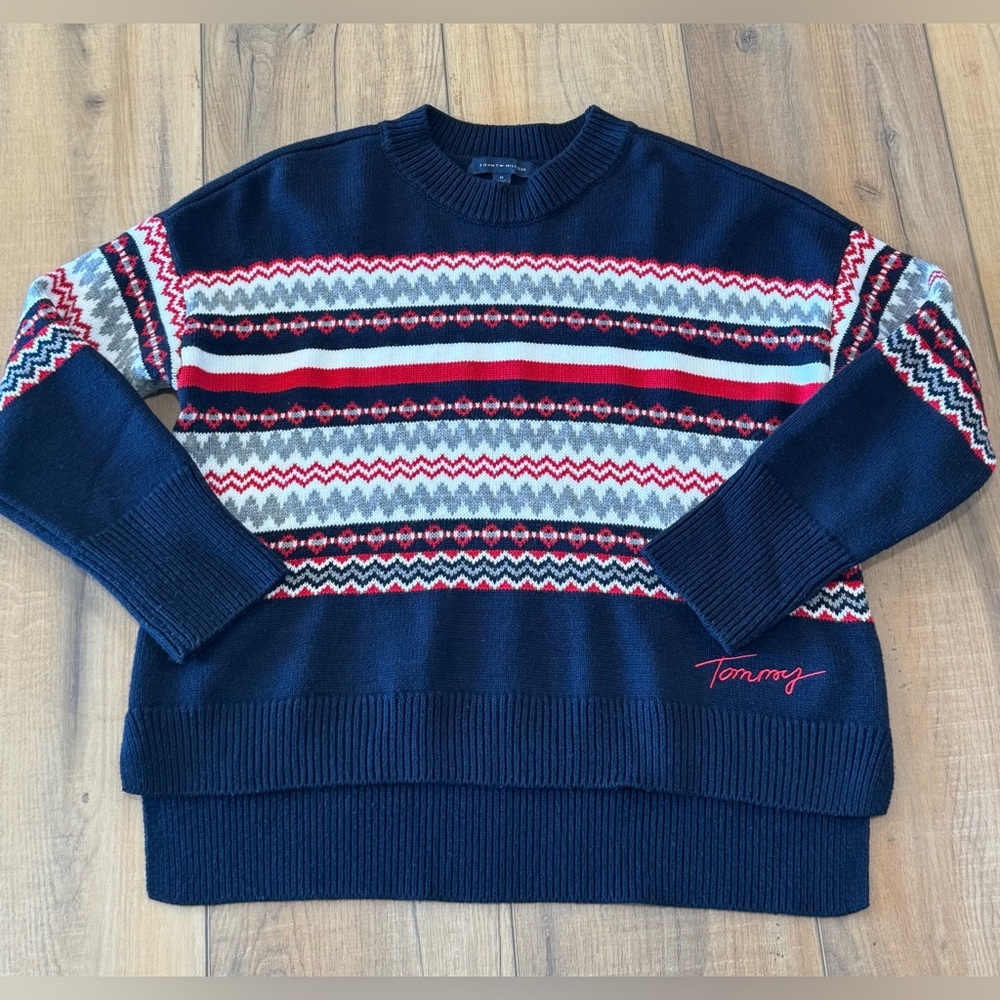 Tommy Hilfiger woman’s Navy Sweater with Red and Gray Accents size medium